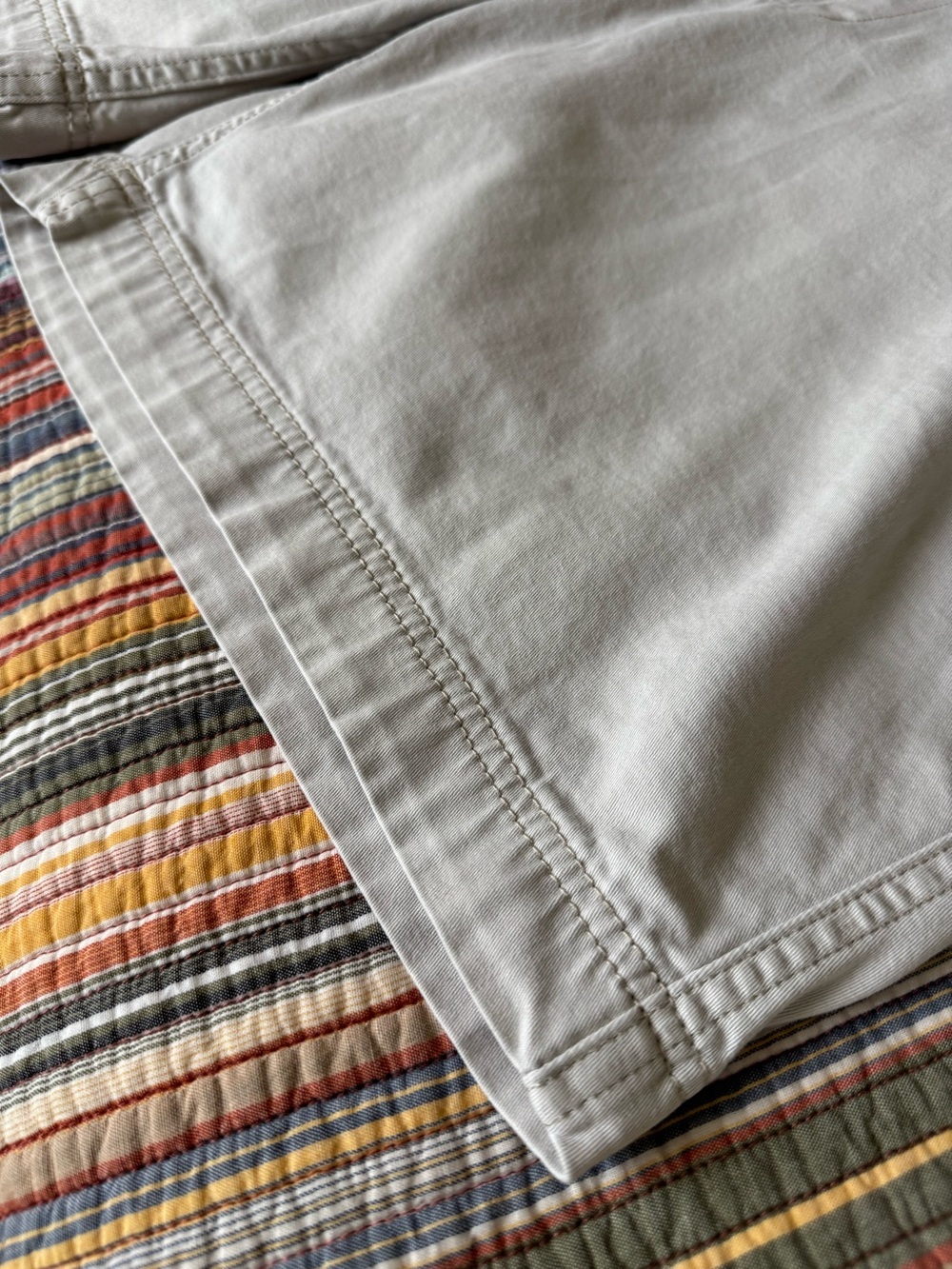 St. John's Bay 9" Flat Front Comfort Stretch Chino Shorts Men's 44W stone khaki - Picture 6 of 14